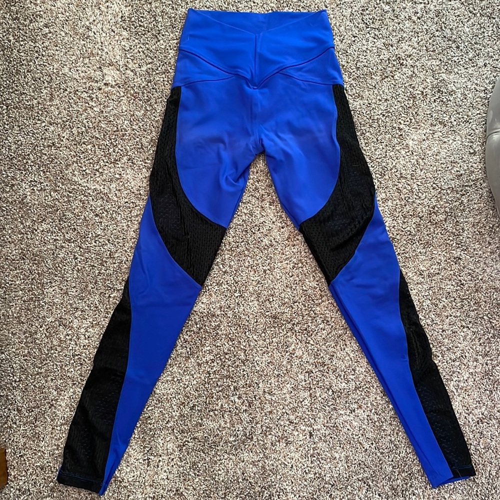 Size small Bootyqueen “Shark” leggings